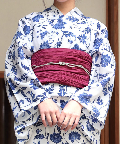 Grandeir(グランディール)の「浴衣3点セット レトロ花総柄 白地 ホワイト ブルー【浴衣本体・兵児帯(へこ帯)・下駄】(浴衣・レディース・ブルー・ONE SIZE)」の5枚目の写真