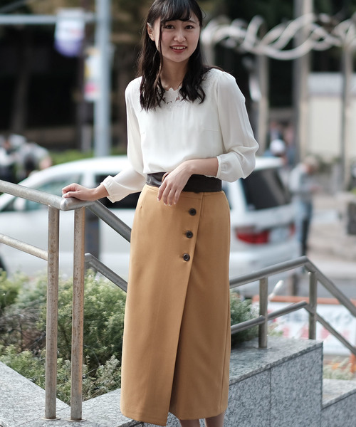 TRUDEA(トルディア)の「ロングタイトスカート(スカート・レディース・ネイビー/イエロー/キャメル/オレンジ/モカ・MEDIUM/LARGE/SMALL)」の4枚目の写真