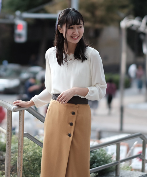 TRUDEA(トルディア)の「ロングタイトスカート(スカート・レディース・ネイビー/イエロー/キャメル/オレンジ/モカ・MEDIUM/LARGE/SMALL)」の8枚目の写真