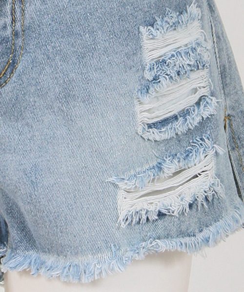 Julia Boutique(ジュリアブティック)の「ヴィンテージ風ダメージデニムショートパンツ・クラッシュデニム/17467(デニムパンツ・レディース・ネイビー/ブルー・S/M/L)」の3枚目の写真