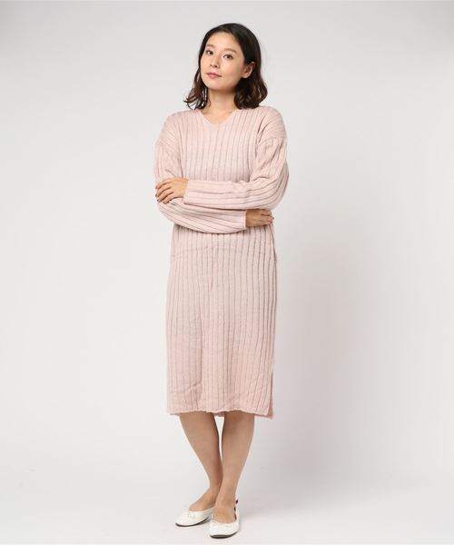 KOBE LETTUCE(コウベレタス)の「サイドスリットVネックリブニットワンピース(ワンピース・レディース・ブラック/グレー/ピンク/アイボリー/ボルドー/ベージュ/ブルー・FREE)」の14枚目の写真