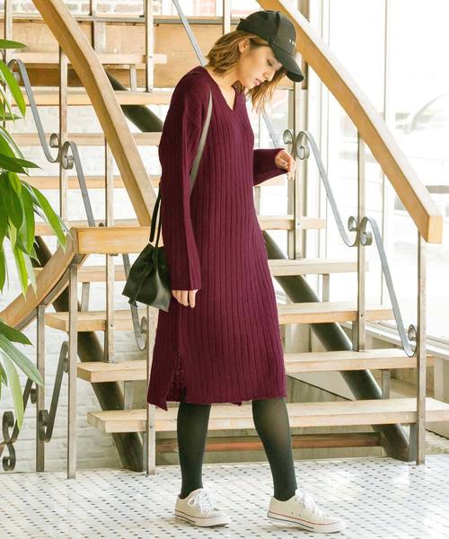 KOBE LETTUCE(コウベレタス)の「サイドスリットVネックリブニットワンピース(ワンピース・レディース・ブラック/グレー/ピンク/アイボリー/ボルドー/ベージュ/ブルー・FREE)」の9枚目の写真