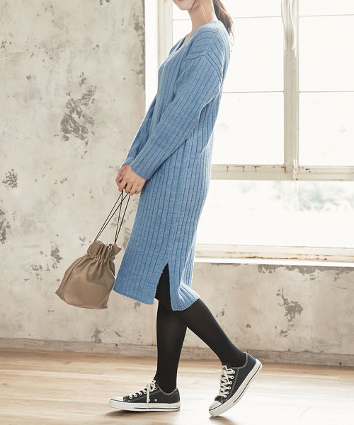 KOBE LETTUCE(コウベレタス)の「サイドスリットVネックリブニットワンピース(ワンピース・レディース・ブラック/グレー/ピンク/アイボリー/ボルドー/ベージュ/ブルー・FREE)」の17枚目の写真