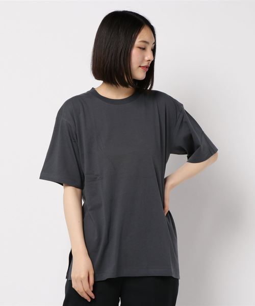 AMERICAN HOLIC(アメリカンホリック)の「サイドスリット天竺BIGカットプルオーバー(Tシャツ/カットソー・レディース・チャコールグレー/ベージュ/オフホワイト/ピンク/グリーン・M/L)」の2枚目の写真