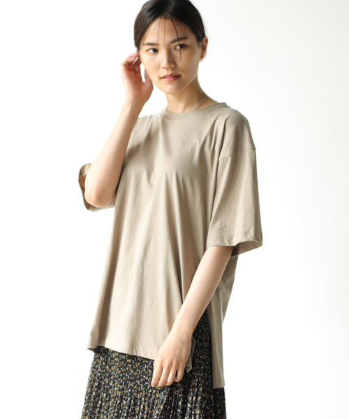 AMERICAN HOLIC(アメリカンホリック)の「サイドスリット天竺BIGカットプルオーバー(Tシャツ/カットソー・レディース・チャコールグレー/ベージュ/オフホワイト/ピンク/グリーン・M/L)」の3枚目の写真