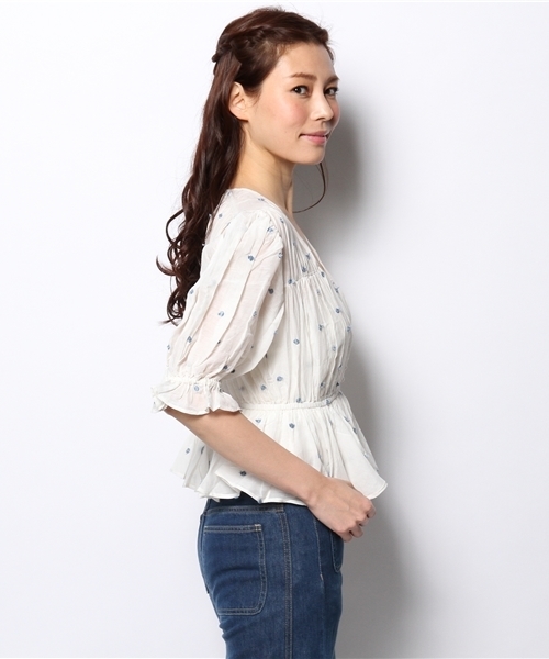 Ray BEAMS（レイビームス）の「MES DEMOISELLES... / Louise TOP（シャツ/ブラウス・レディース・オフホワイト/ベージュ・ONE SIZE）」の9枚目の写真