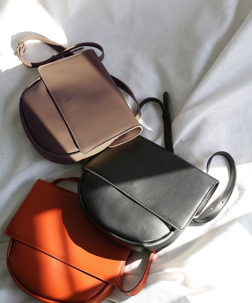 select MOCA（セレクトモカ）の「Unusual shape shoulder bag（ショルダーバッグ・レディース・ブラック/ベージュ/オレンジ・FREE）」の4枚目の写真