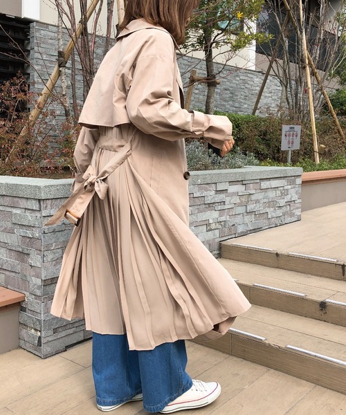 meJane（ミージェーン）の「バックプリーツ/トレンチコート（トレンチ