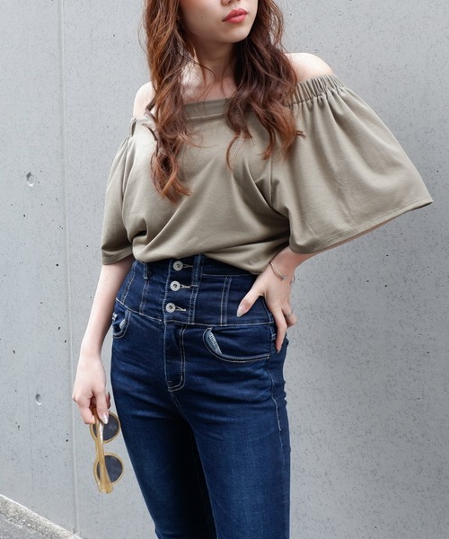 SPIRALGIRL（スパイラルガール）の「オフショルダーカットトップス（Tシャツ/カットソー・レディース・ブラック/カーキ/オレンジ・FREE）」の2枚目の写真