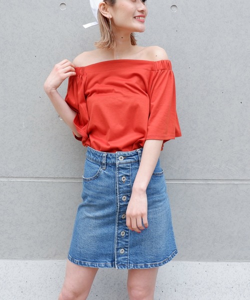 SPIRALGIRL（スパイラルガール）の「オフショルダーカットトップス（Tシャツ/カットソー・レディース・ブラック/カーキ/オレンジ・FREE）」の3枚目の写真