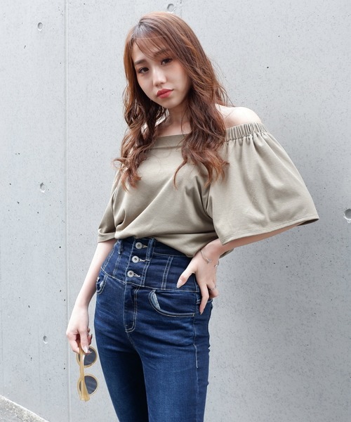 SPIRALGIRL（スパイラルガール）の「オフショルダーカットトップス（Tシャツ/カットソー・レディース・ブラック/カーキ/オレンジ・FREE）」の4枚目の写真