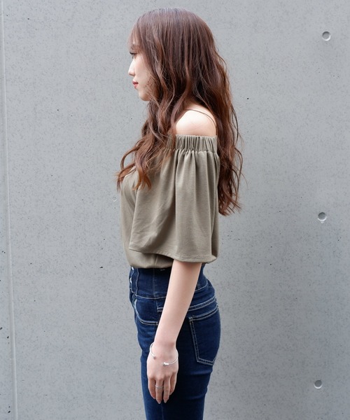 SPIRALGIRL（スパイラルガール）の「オフショルダーカットトップス（Tシャツ/カットソー・レディース・ブラック/カーキ/オレンジ・FREE）」の5枚目の写真