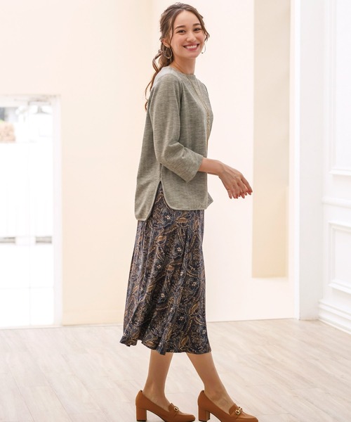 BELLUNA PLUS(ベルーナ)の「へリンボン素材ボトルネックプルオーバー(Tシャツ/カットソー・レディース・ライトグレー/ライラック/チャコール/コーラル・MEDIUM/LARGE/X-LARGE)」の6枚目の写真