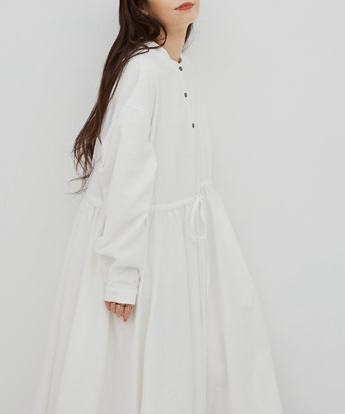Libra Cue（リブラ キュー）の「ボリュームシャツワンピース（ワンピース・レディース・ホワイト/ブラック/ベージュ・FREE）」の11枚目の写真
