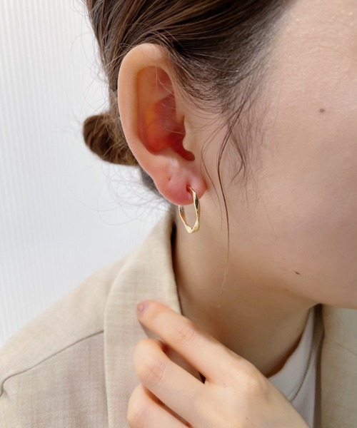 iso（イソ）の「シンプルニュアンスフープピアス（ピアス（両耳用）・レディース・シルバー/ゴールド・FREE）」の14枚目の写真