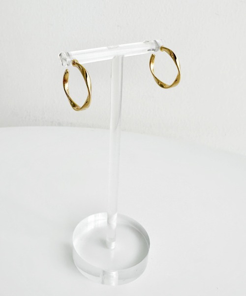 iso（イソ）の「シンプルニュアンスフープピアス（ピアス（両耳用）・レディース・シルバー/ゴールド・FREE）」の19枚目の写真