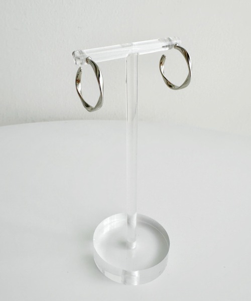 iso（イソ）の「シンプルニュアンスフープピアス（ピアス（両耳用）・レディース・シルバー/ゴールド・FREE）」の11枚目の写真