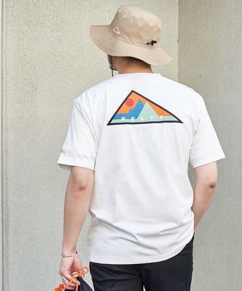KELTY(ケルティ)の「【ZOZOTOWN限定】【KELTY/ケルティ】ユニセックスペナントロゴTee(Tシャツ/カットソー・メンズ・ホワイト/チャコールグレー/サックスブルー・M/L/XL/LARGE/X-LARGE/MEDIUM)」の2枚目の写真