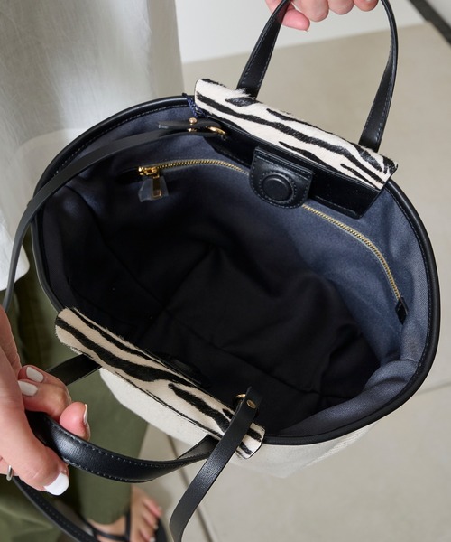 DouDou（ドゥドゥ）の「プリントレザークリップトートS（トートバッグ・レディース・ブラック・FREE）」の2枚目の写真