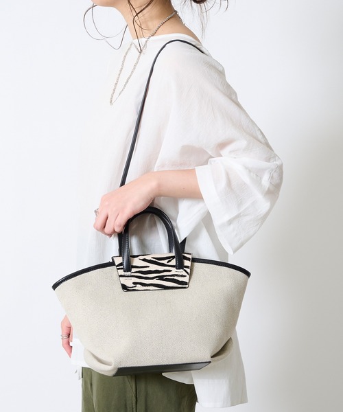 DouDou（ドゥドゥ）の「プリントレザークリップトートS（トートバッグ・レディース・ブラック・FREE）」の3枚目の写真