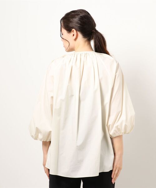journal standard L'essage（ジャーナルスタンダードレサージュ）の「ギャザーボリュームブラウス（シャツ/ブラウス・レディース・ブラック/ホワイト・FREE）」の16枚目の写真