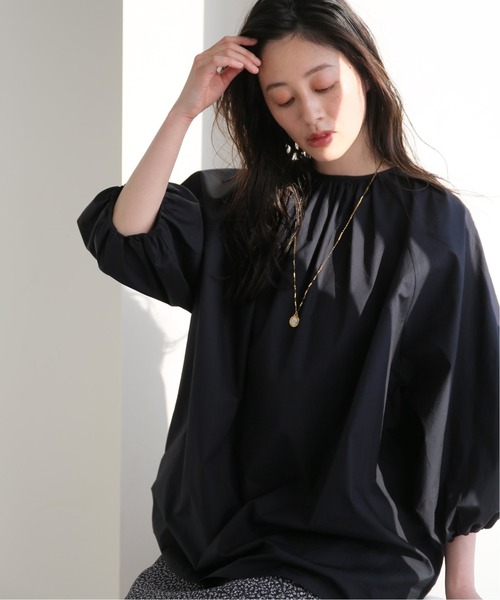 journal standard L'essage（ジャーナルスタンダードレサージュ）の「ギャザーボリュームブラウス（シャツ/ブラウス・レディース・ブラック/ホワイト・FREE）」の2枚目の写真