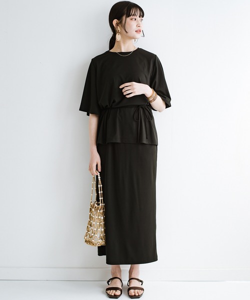 haco!（ハコ）の「ぺたんこなのにほどよく女っぽい　つややかサテンが華やかな２WAYストラップサンダル（サンダル・レディース・ブラック/ブラウン・1/2/4/6/3/5）」の4枚目の写真