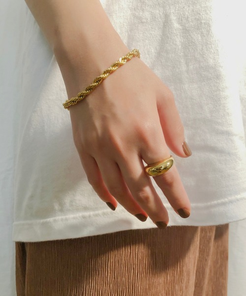 TUWAKRIM（トゥワクリム）の「ツイストチェーンブレスレット