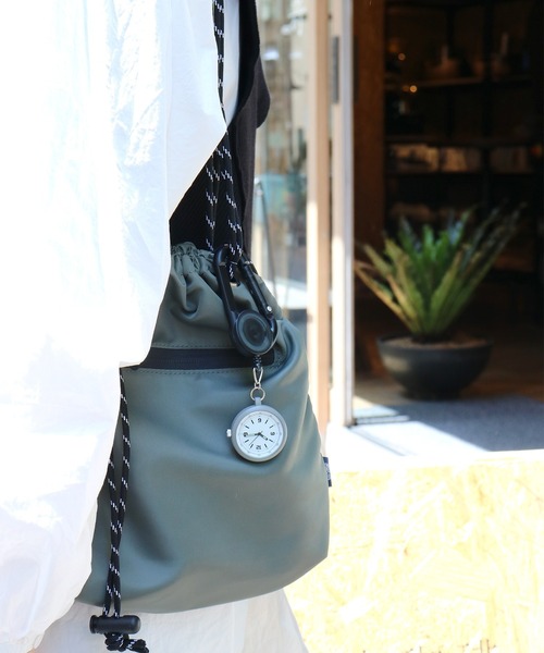 Deep Dyed(ディープダイ)の「販売終了〈Deep Dyed/ディープダイ〉Carabiner Reel Watch/カラビナリールウォッチ ルビナ(アナログ腕時計・メンズ・グレー/ブラック/ホワイト・ONE SIZE)」の5枚目の写真