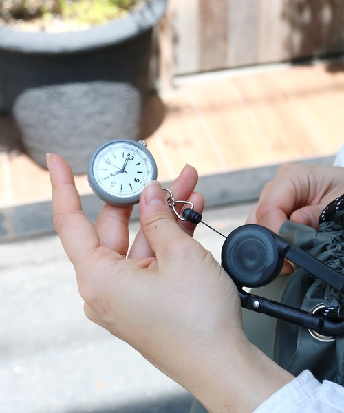 Deep Dyed(ディープダイ)の「販売終了〈Deep Dyed/ディープダイ〉Carabiner Reel Watch/カラビナリールウォッチ ルビナ(アナログ腕時計・メンズ・グレー/ブラック/ホワイト・ONE SIZE)」の6枚目の写真