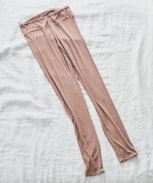 TERRITOIRE（テリトワール）の「【SILK INNER】贅沢シルク混レギンス（レギンス/スパッツ・レディース・ホワイト/ブラック/ブラウン/グレー・FREE）」の4枚目の写真