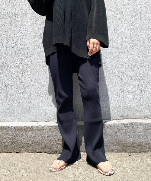 DouDou（ドゥドゥ）の「ギャラクシーリブセミフレアパンツ（その他パンツ・レディース・オフホワイト/ブラック/ブラウン/サックスブルー・FREE）」の3枚目の写真