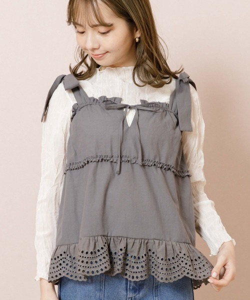 flower（フラワー）の「フリルリボンビスチェ（シャツ/ブラウス・レディース・ホワイト/チャコールグレー・FREE）」の2枚目の写真