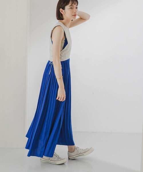 KBF(ケイビーエフ)の「ギャザーキャミワンピース(ワンピース・レディース・ブラック/ブラウン/ブルー・ONE)」の6枚目の写真