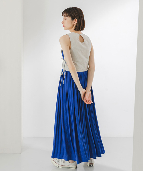 KBF(ケイビーエフ)の「ギャザーキャミワンピース(ワンピース・レディース・ブラック/ブラウン/ブルー・ONE)」の9枚目の写真