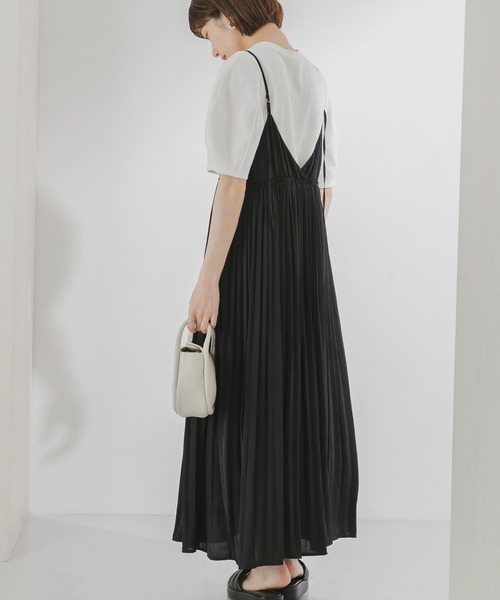 KBF(ケイビーエフ)の「ギャザーキャミワンピース(ワンピース・レディース・ブラック/ブラウン/ブルー・ONE)」の10枚目の写真