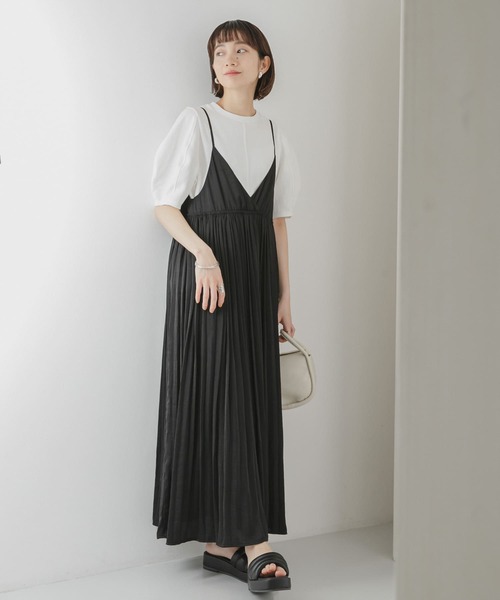 KBF(ケイビーエフ)の「ギャザーキャミワンピース(ワンピース・レディース・ブラック/ブラウン/ブルー・ONE)」の12枚目の写真