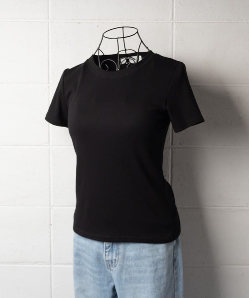 me+em select（ミームセレクト）の「【数量限定販売】【 8color 】バックスリットクルーネックTシャツ（Tシャツ/カットソー・レディース・ターコイズブルー/ホワイト/ブルー/グレー/グリーン/オレンジ/ブラック/ピンク・FREE）」の3枚目の写真