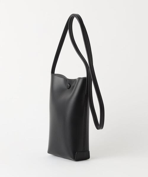 green label relaxing（グリーンレーベルリラクシング）の「＜ green label relaxing ＞ PVC ポーチ ショルダー バッグ（ショルダーバッグ・メンズ・ブラック・FREE）」の3枚目の写真