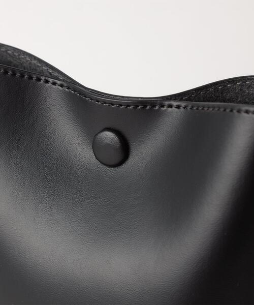 green label relaxing（グリーンレーベルリラクシング）の「＜ green label relaxing ＞ PVC ポーチ ショルダー バッグ（ショルダーバッグ・メンズ・ブラック・FREE）」の6枚目の写真