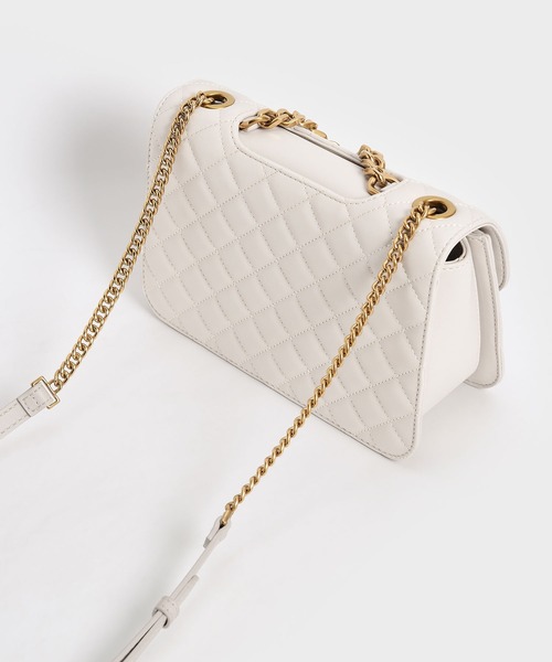 CHARLES & KEITH（チャールズ & キース）の「キルテッド クラッチ / Quilted Clutch（クラッチバッグ・レディース・ブラック/ホワイト系その他/バーガンディー/ライトベージュ・S）」の12枚目の写真