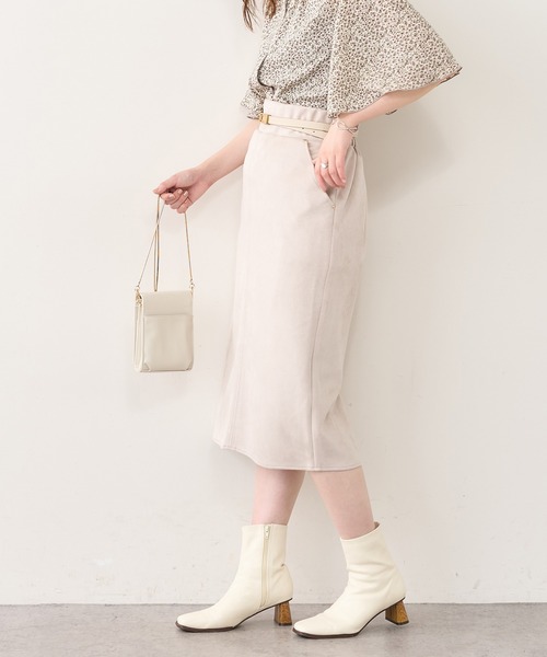 natural couture(ナチュラルクチュール)の「ベルト付きポンチスエードタイトスカート Mサイズ(スカート・レディース・アイボリー/スミクロ/その他1/パープル/その他2/サックスブルー・MEDIUM)」の8枚目の写真