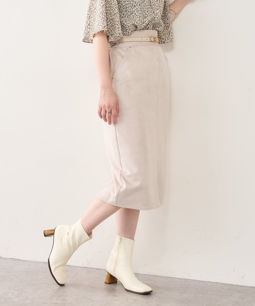 natural couture(ナチュラルクチュール)の「ベルト付きポンチスエードタイトスカート Mサイズ(スカート・レディース・アイボリー/スミクロ/その他1/パープル/その他2/サックスブルー・MEDIUM)」の7枚目の写真