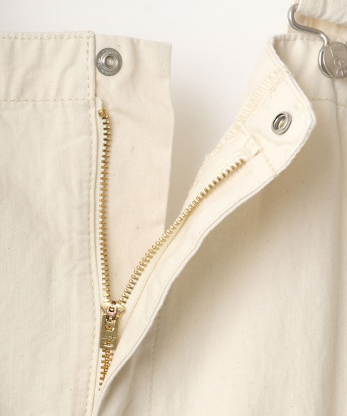 Lee(リー)の「Lee/リー LEE LITE BIB ALLS/オーバーオール/サロペット(サロペット/オーバーオール・レディース・ブラック/インディゴブルー/キナリ/ワンウォッシュ/ライトインディゴブルー・S/M/L/XL)」の22枚目の写真