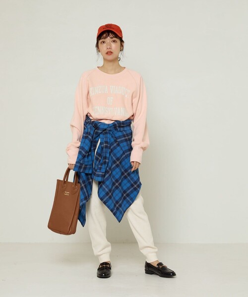 FREAK'S STORE(フリークスストア)の「HEAVYショートロゴスウェット(スウェット・レディース・ライトグレー/ネイビー/オフホワイト/ピンク/ブルーグリーン・フリ-)」の12枚目の写真