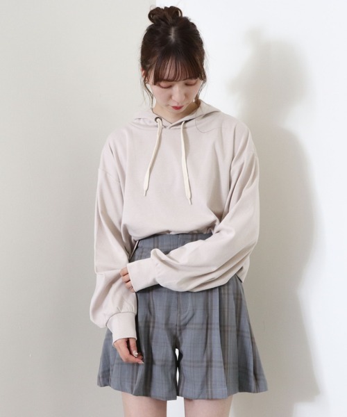 archives(アルシーヴ)の「ポンチショートプルパーカー(パーカー・レディース・ブルーグレー/アイボリー/ブラック/ベージュ・MEDIUM)」の12枚目の写真