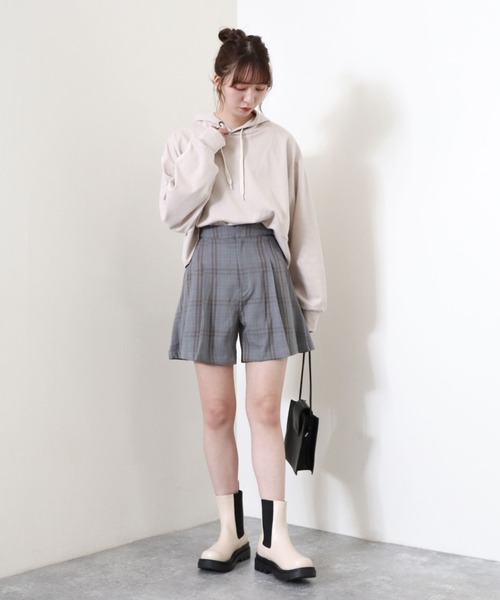 archives(アルシーヴ)の「ポンチショートプルパーカー(パーカー・レディース・ブルーグレー/アイボリー/ブラック/ベージュ・MEDIUM)」の21枚目の写真