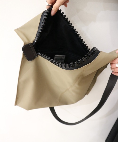 DROIT BELLO(ドロイトベロ)の「kawakawa(カワカワ)×DROIT BELLO(ドロイトベロ)別注ショルダーバッグ(ショルダーバッグ・レディース・ベージュ・FREE)」の10枚目の写真