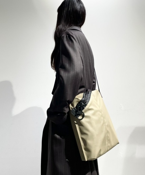 DROIT BELLO(ドロイトベロ)の「kawakawa(カワカワ)×DROIT BELLO(ドロイトベロ)別注ショルダーバッグ(ショルダーバッグ・レディース・ベージュ・FREE)」の22枚目の写真