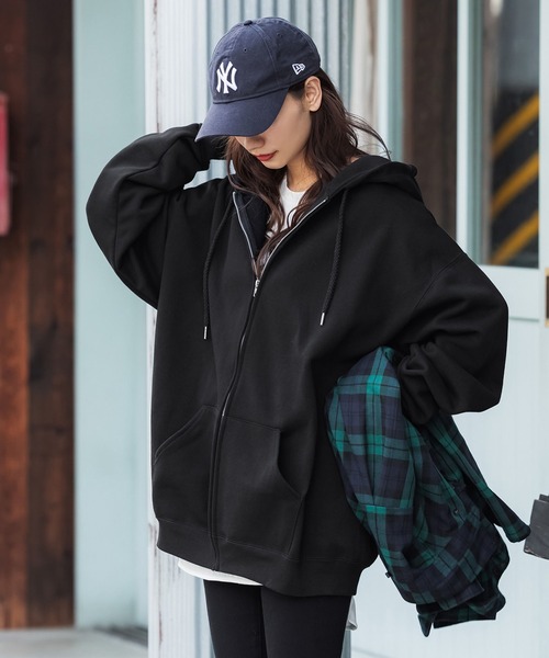 coca（coca）（コカ）の「たっぷりシルエット裏起毛ジップアップパーカー（パーカー・レディース・ブラック/グレー・M/L）」の2枚目の写真